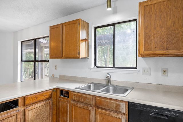 127 White Tail Dr, Kerrville, TX 78028