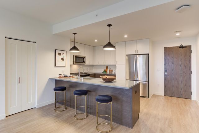 270 Hennepin Avenue 616, Minneapolis, MN 55401