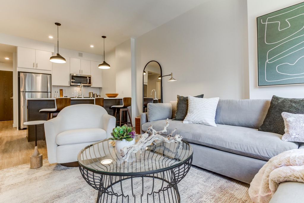 270 Hennepin Avenue 616, Minneapolis, MN 55401