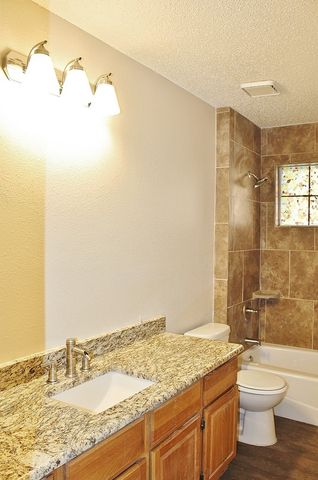 712 Claire View Drive, Desoto, TX 75115