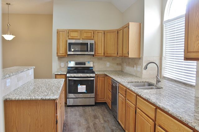712 Claire View Drive, Desoto, TX 75115