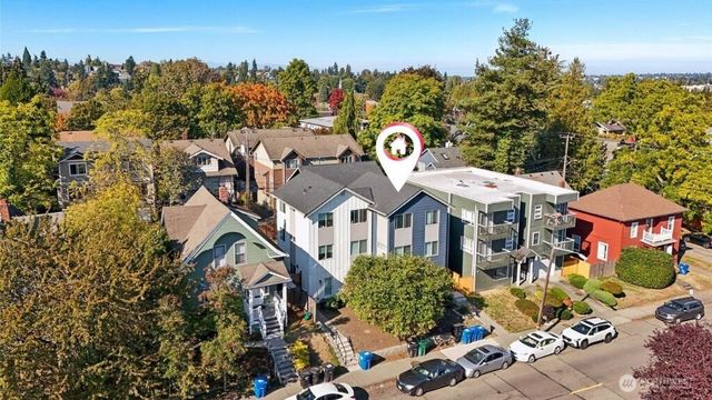 5257 Brooklyn Avenue NE, Seattle, WA 98105