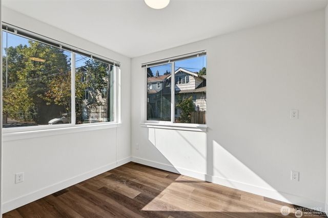 5257 Brooklyn Avenue NE, Seattle, WA 98105