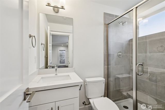 5257 Brooklyn Avenue NE, Seattle, WA 98105