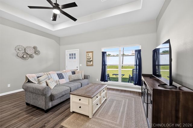 100 N Eufaula Avenue, Coweta, OK 74429