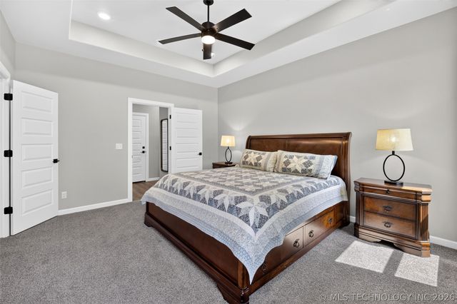 100 N Eufaula Avenue, Coweta, OK 74429