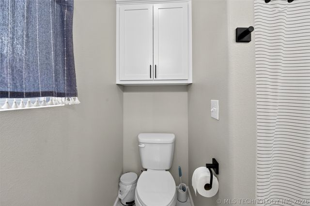100 N Eufaula Avenue, Coweta, OK 74429