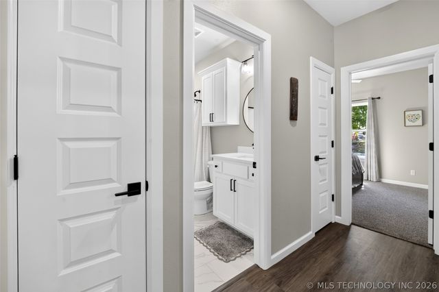 100 N Eufaula Avenue, Coweta, OK 74429