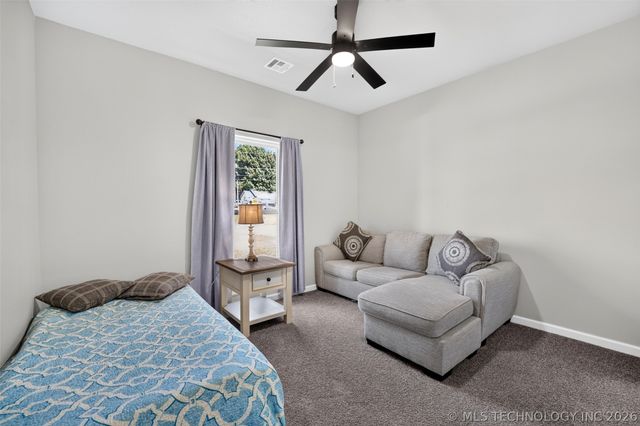 100 N Eufaula Avenue, Coweta, OK 74429