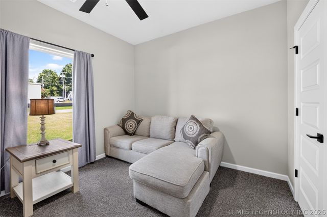 100 N Eufaula Avenue, Coweta, OK 74429