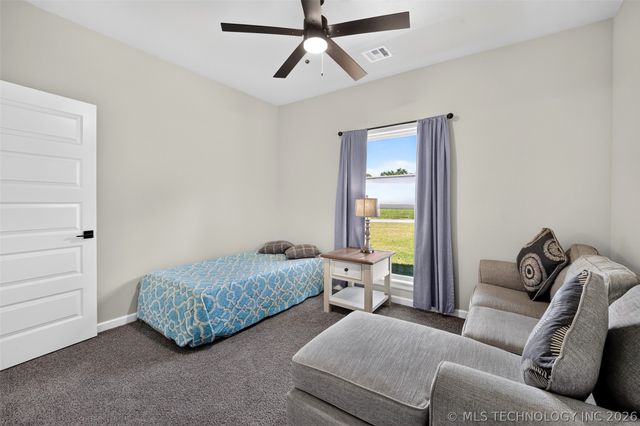 100 N Eufaula Avenue, Coweta, OK 74429