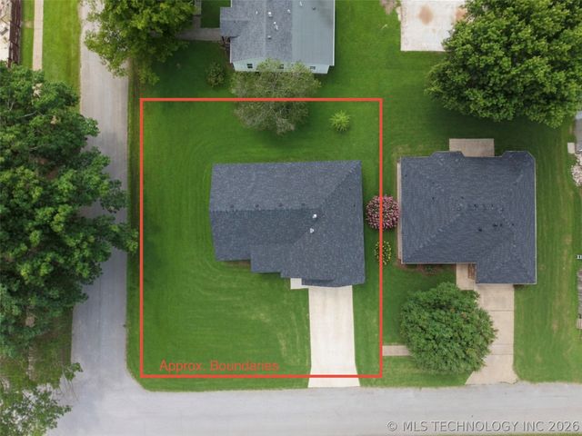 100 N Eufaula Avenue, Coweta, OK 74429