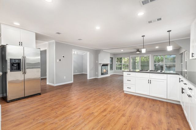 6412 Regal Road, Forest Hill, TX 76119