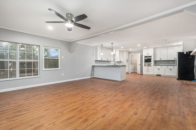 6412 Regal Road, Forest Hill, TX 76119