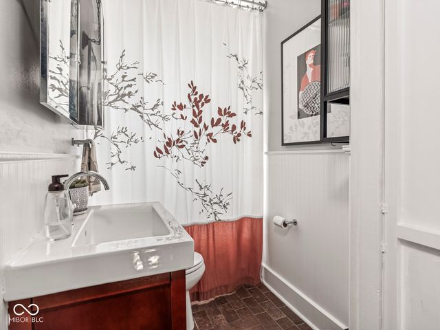 530 Sutherland Avenue E, Indianapolis, IN 46205