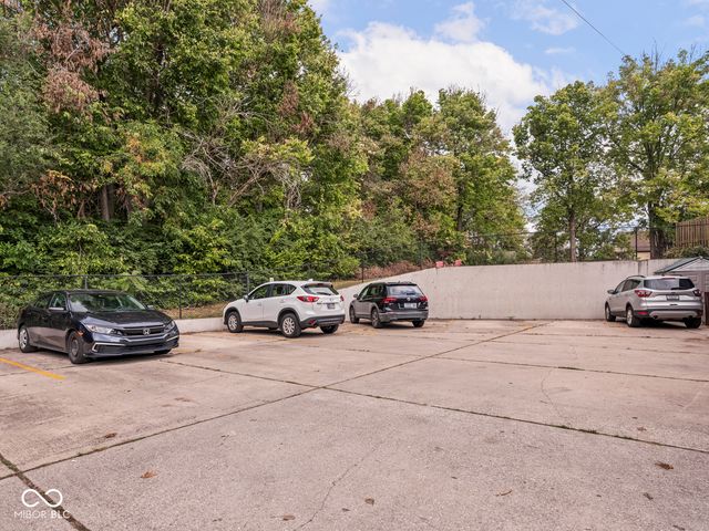 530 Sutherland Avenue E, Indianapolis, IN 46205