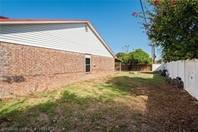 3913 Kingsberry Drive, Van Buren, AR 72956