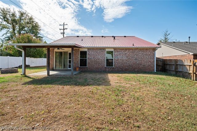 3913 Kingsberry Drive, Van Buren, AR 72956