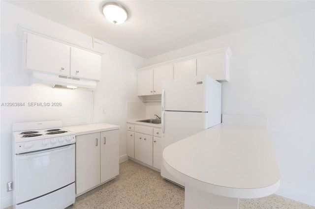 33 Salamanca Avenue 2 FL, Coral Gables, FL 33134
