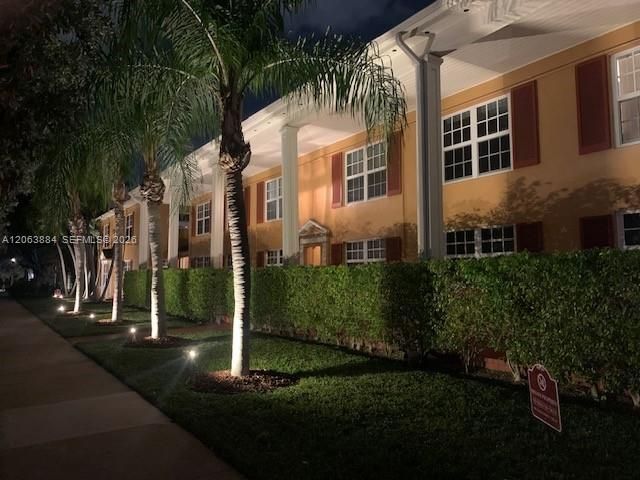 33 Salamanca Avenue 2 FL, Coral Gables, FL 33134