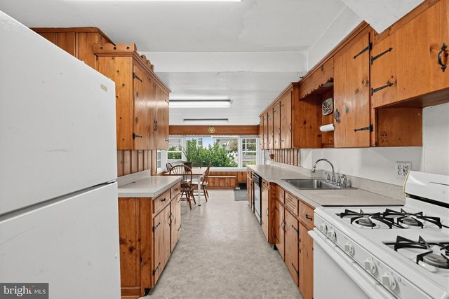 104 HARRON AVE, Hightstown, NJ 08520