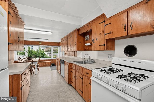 104 HARRON AVE, Hightstown, NJ 08520