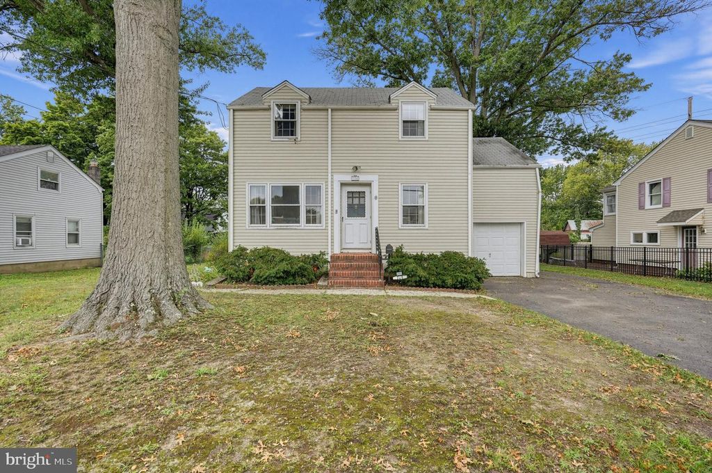 104 HARRON AVE, HIGHTSTOWN, NJ 08520 — photo 2