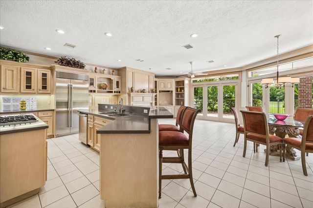 3319 Oakland Drive, Sugar Land, TX 77479