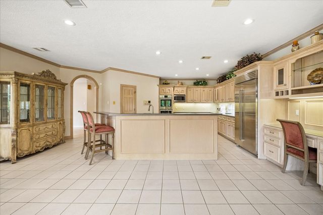 3319 Oakland Drive, Sugar Land, TX 77479