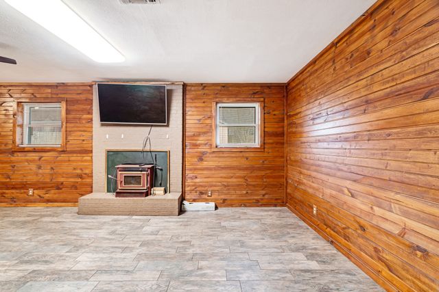 970 Mansfield Road, Reno, TX 75462