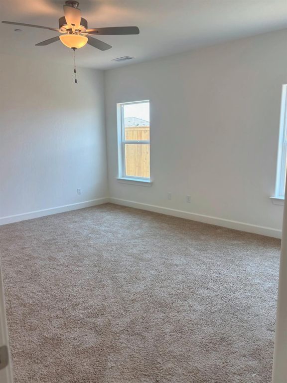 Image 10 of property listing at 3813 Via Capitola, Madera, CA 93637
