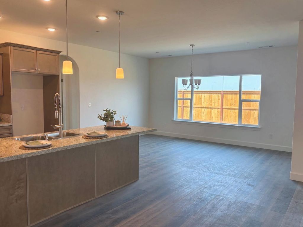Image 4 of property listing at 3813 Via Capitola, Madera, CA 93637