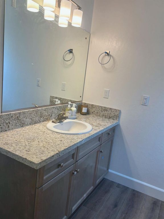Image 6 of property listing at 3813 Via Capitola, Madera, CA 93637