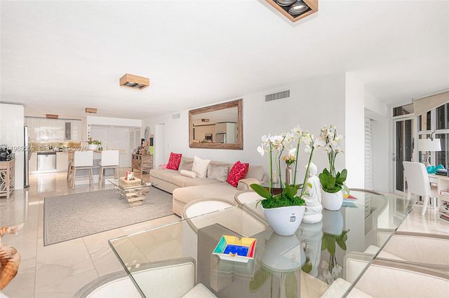 6423 Collins Ave 309, Miami Beach, FL 33141