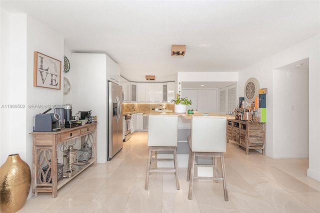 6423 Collins Ave 309, Miami Beach, FL 33141