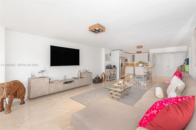 6423 Collins Ave 309, Miami Beach, FL 33141