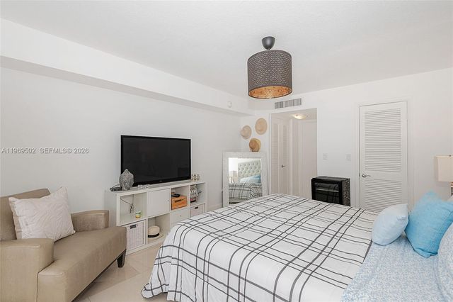 6423 Collins Ave 309, Miami Beach, FL 33141