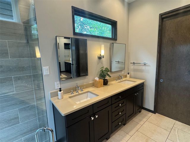 2113 Barbaro Way WAY 17, Spicewood, TX 78669