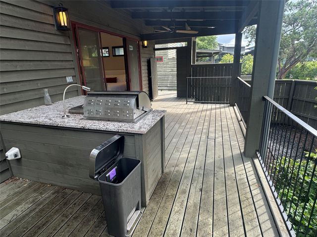 2113 Barbaro Way WAY 17, Spicewood, TX 78669