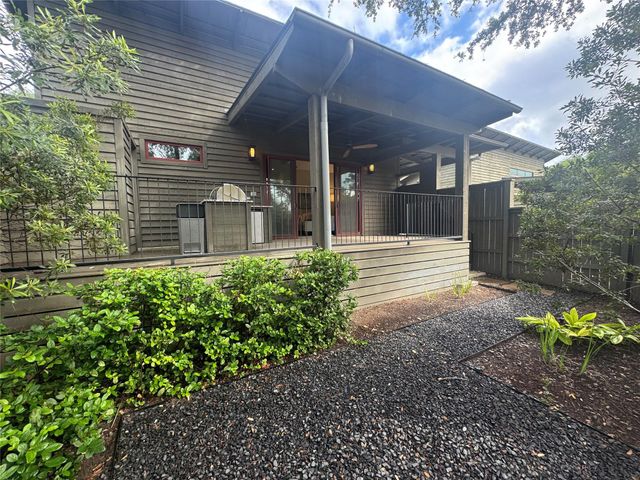 2113 Barbaro Way WAY 17, Spicewood, TX 78669