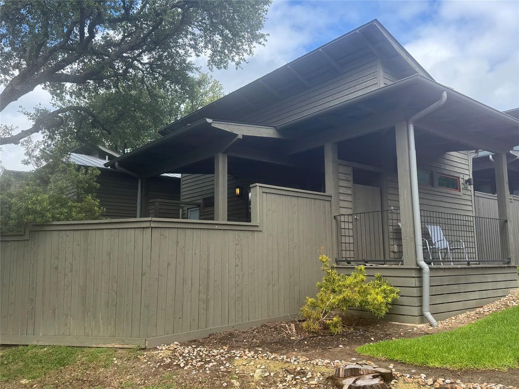 2113 Barbaro Way WAY 17, Spicewood, TX 78669