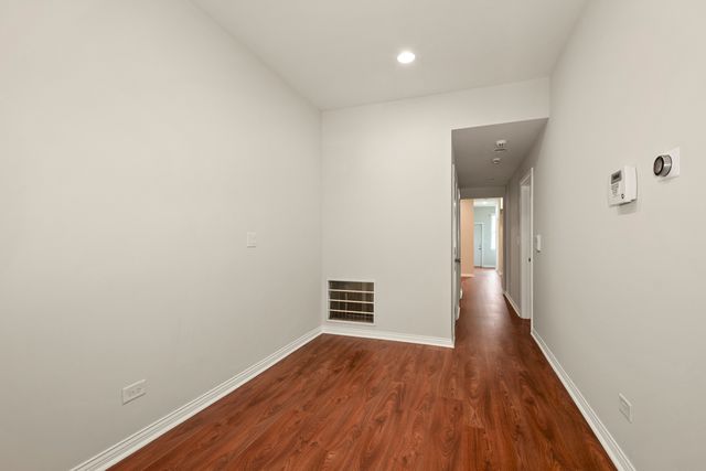 4517 S Calumet Avenue 1, Chicago, IL 60653