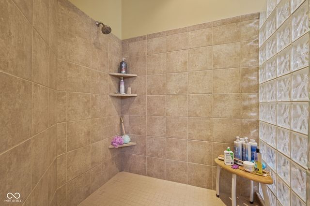 15648 Hawks Way, Carmel, IN 46033