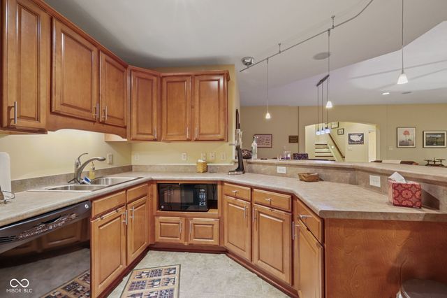 15648 Hawks Way, Carmel, IN 46033
