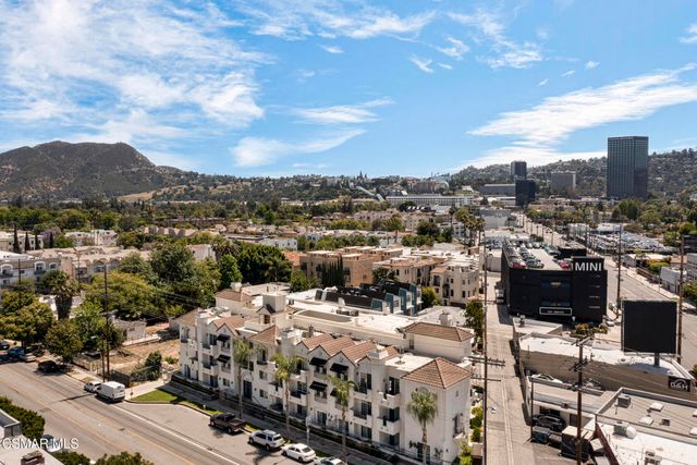 10740 Moorpark Street 304, Toluca Lake, CA 91602