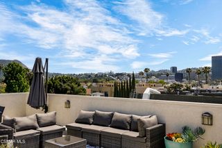 10740 Moorpark Street 304, Toluca Lake, CA 91602