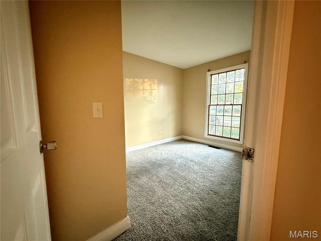 1833 San Luis Rey Parkway, Fenton, MO 63026