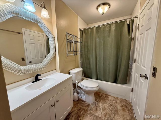 1833 San Luis Rey Parkway, Fenton, MO 63026