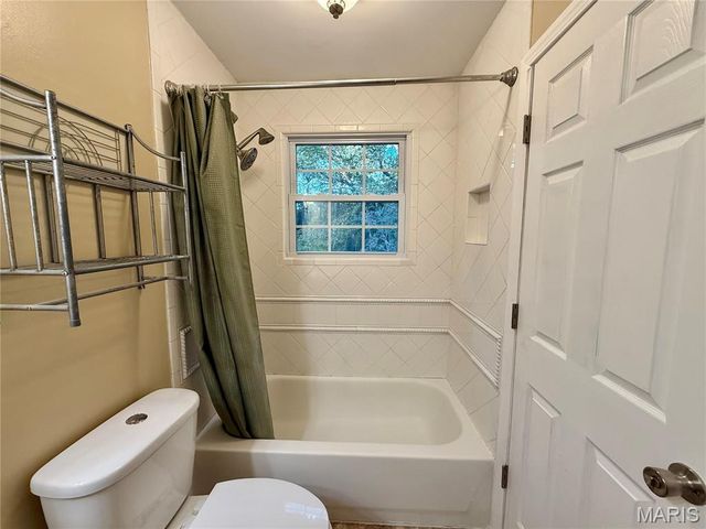 1833 San Luis Rey Parkway, Fenton, MO 63026