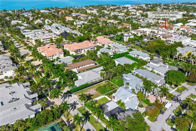 395 7th AVE S, Naples, FL 34102